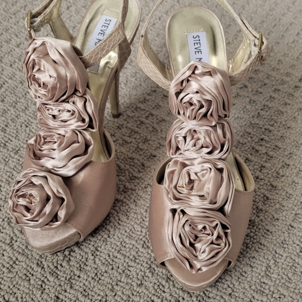 Steve Madden Never Worn Heels 8M Champagne